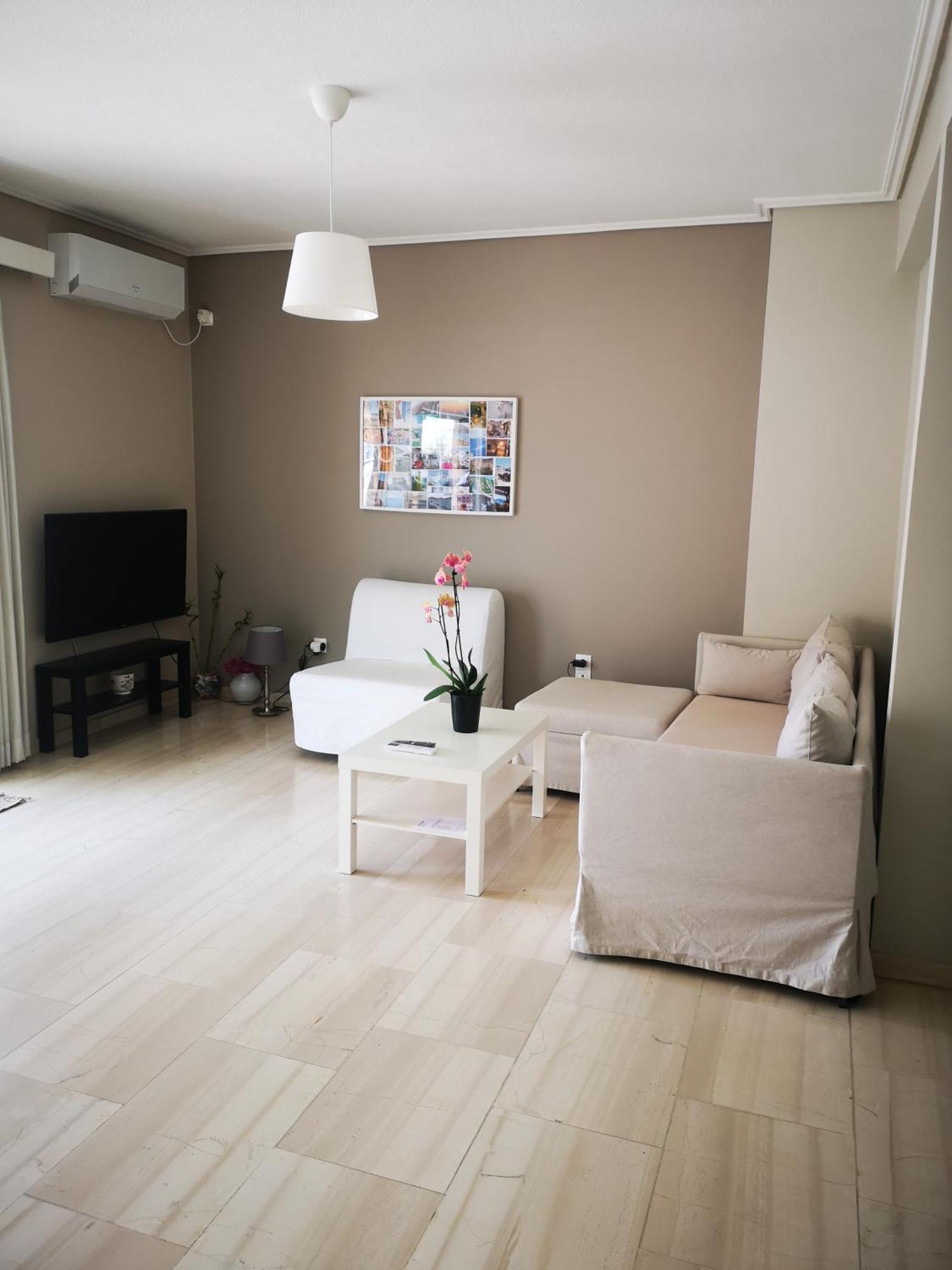 Androniki Apartment *